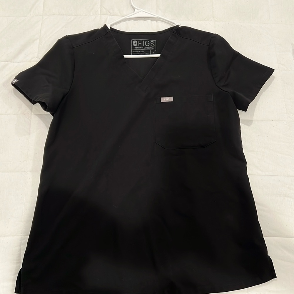 Figs scrub top S